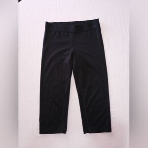 Nike Pro Dri Fit Cropped Capri Leggings Perforated Knee